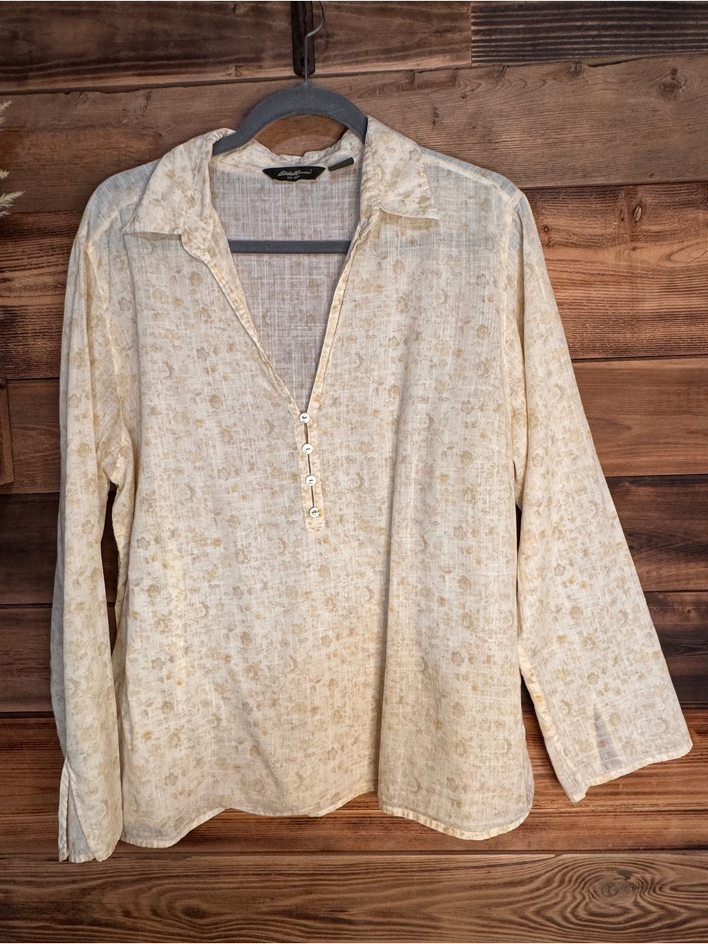 Eddie Bauer Lightweight Cream Subtle Floral Button-Front Women's Top | Size XL - Picture 2 of 12